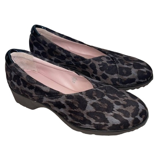 Leopard print slip on shoesTaryn Rose Tarah Size 7 - Picture 1 of 7